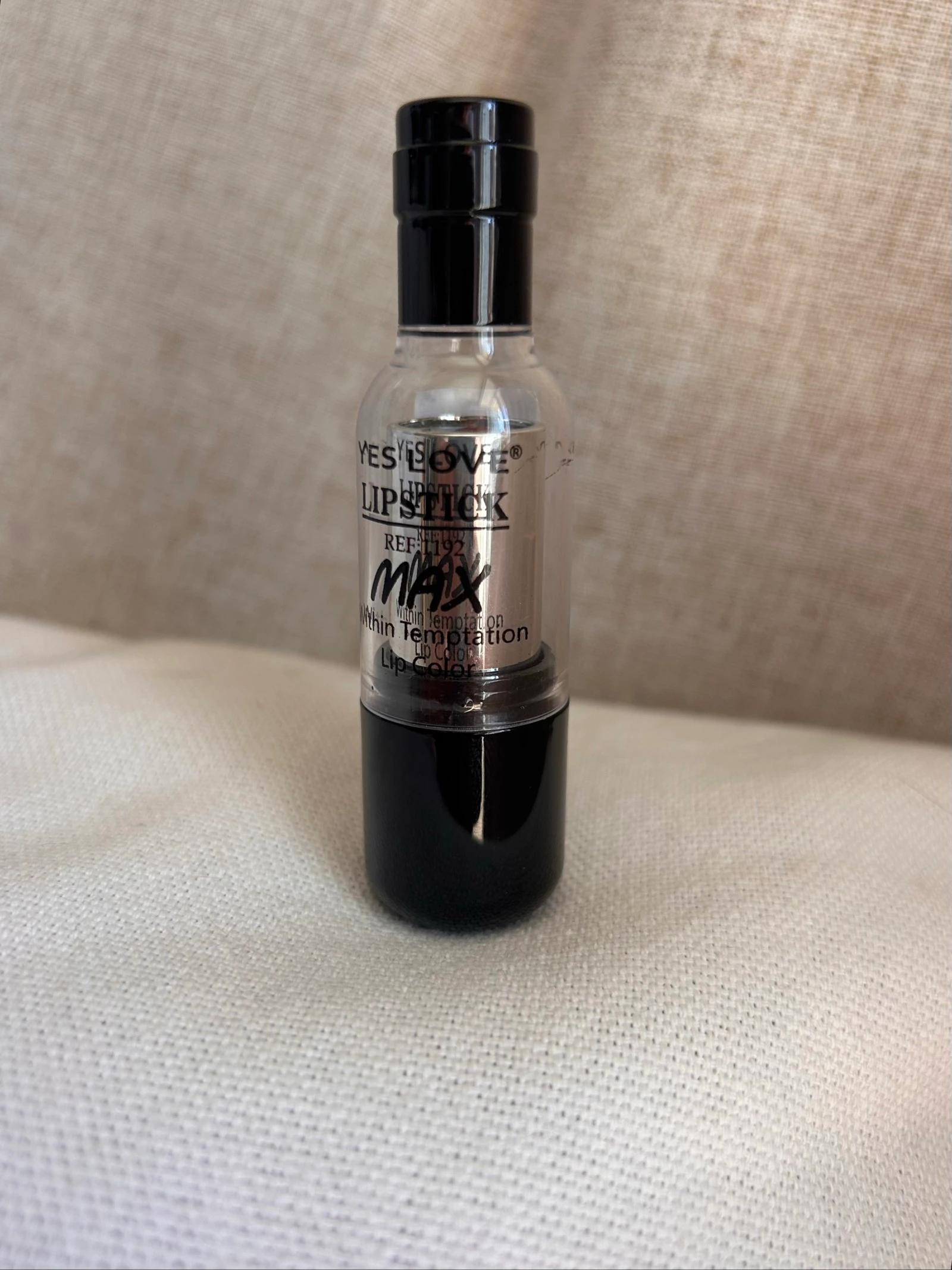 YES LOVE Matte Lipstick - Bottle Shape (Max Shade) – photo 5